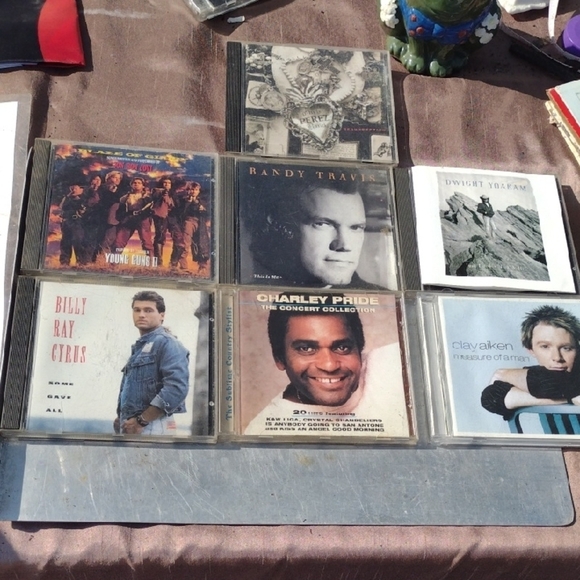 Collection of Music CDs - Picture 1 of 5